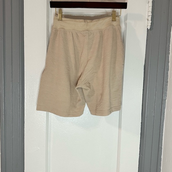 Two-piece short set in beige - Picture 3 of 6